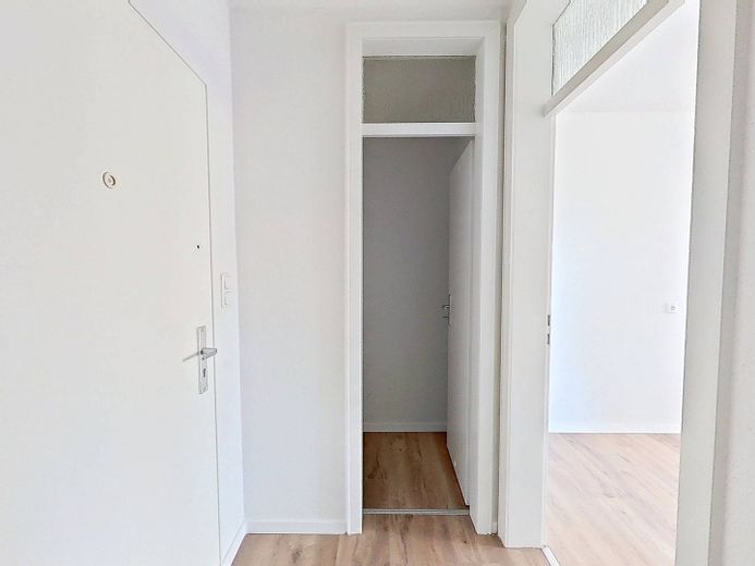 ++ TYLKO Z WBS! Wyremontowane mieszkanie 3-pokojowe z balkonem  ++ – Ansicht II: Eingangsbereich