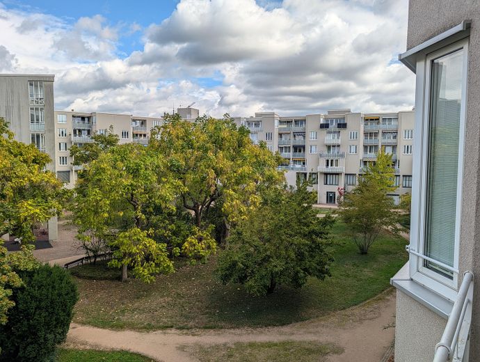 Senza provvigione da privato: tranquillo appartamento di 3 locali con posto auto nel garage sotterraneo a Karlsruhe Innenstadt-Ost – Blick vom Balkon