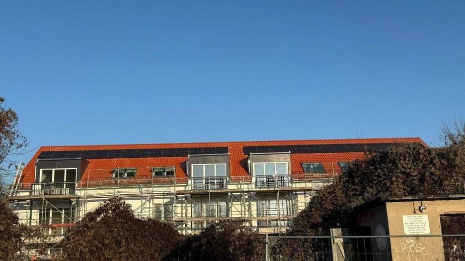 Erstbezug 2-Zimmer-Wohnung (1. OG, Balkon, barrierefrei) in Berge bei Nauen – PV Anlage