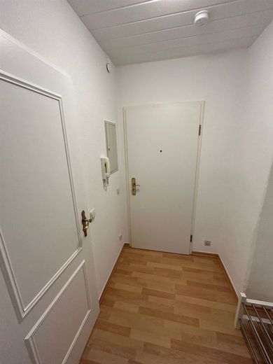 Gemütliche 2-Zimmer mit EBK und Laminat in ruhiger Lage! – Musterfoto Nachbarwohnung