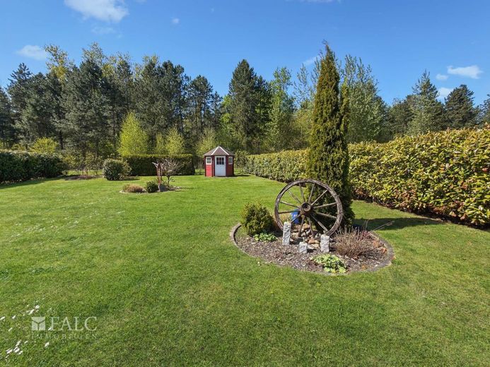 Provisionsfrei. Ihr Chance, modern, ebenerdig und in bester Lage! – Garten
