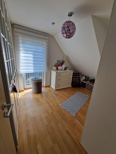 Starannie zaprojektowana nieruchomość z najwyższym komfortem mieszkania i wymarzonym ogrodem w idyllicznym otoczeniu – Photo 29