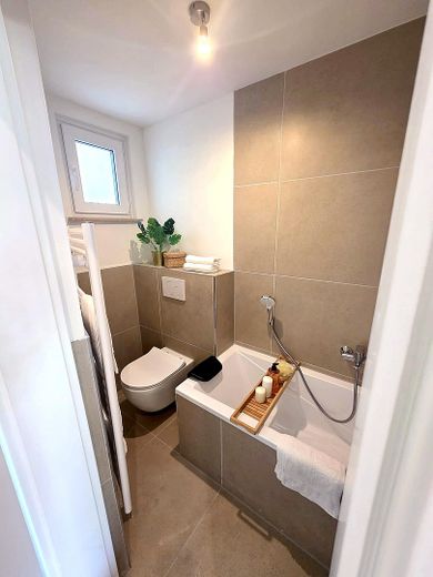 Viel Platz zum Leben – gepflegtes Reihenmittelhaus mit Garten - sofort bezugsfrei – Tageslicht Bad mit Badewanne