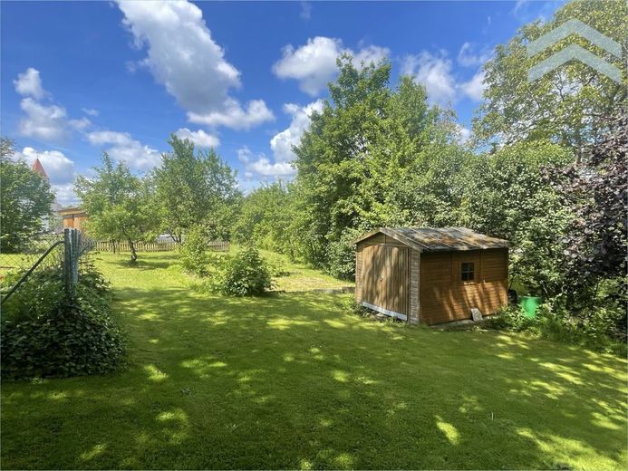 Ausbaufähiges Eigenheim mit großem Gartengrundstück &amp; Garage – Garten