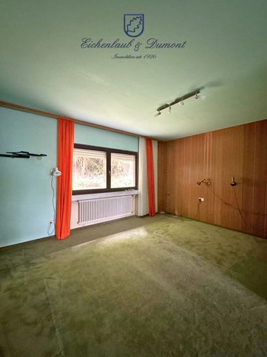 Einfamilienhaus mit ELW, tolles Grundstück mit Panoramablick über Saarbrücken – Elternzimmer 1.OG