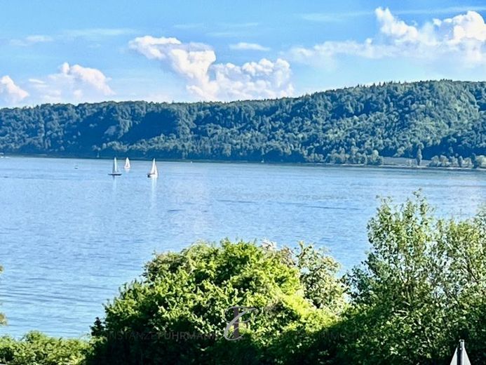 AFFITTATO: Vista lago completa, appartamento di 4,5 locali in casa di 4 famiglie, cucina componibile, grande balcone, enorme cantina, garage – Photo 1