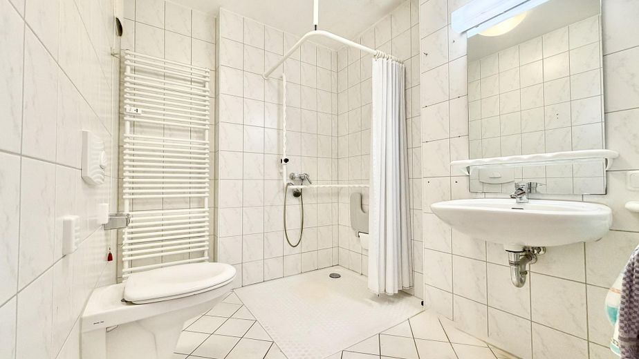 Seniorengerechte 2,5-Raum-Wohnung mit Südloggia in Dinslaken-Hiesfeld! – Badezimmer