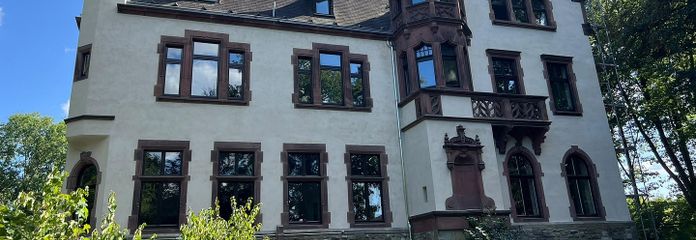 Stilvolle Bürofläche in denkmalgeschützter Jugendstilvilla – repräsentativ & außergewöhnlich