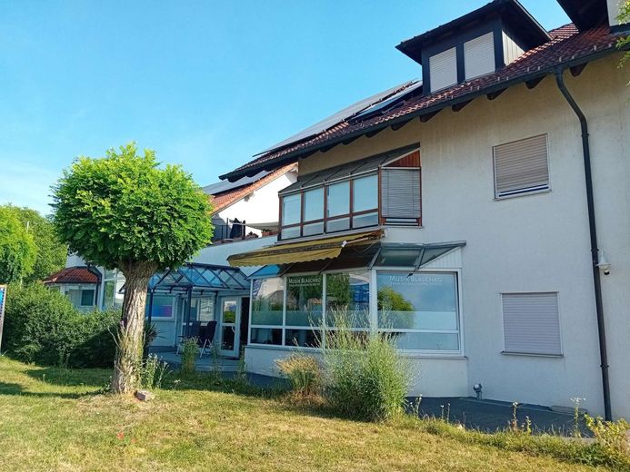Zentral gelegene Gewerbeeinheit – Außenansicht