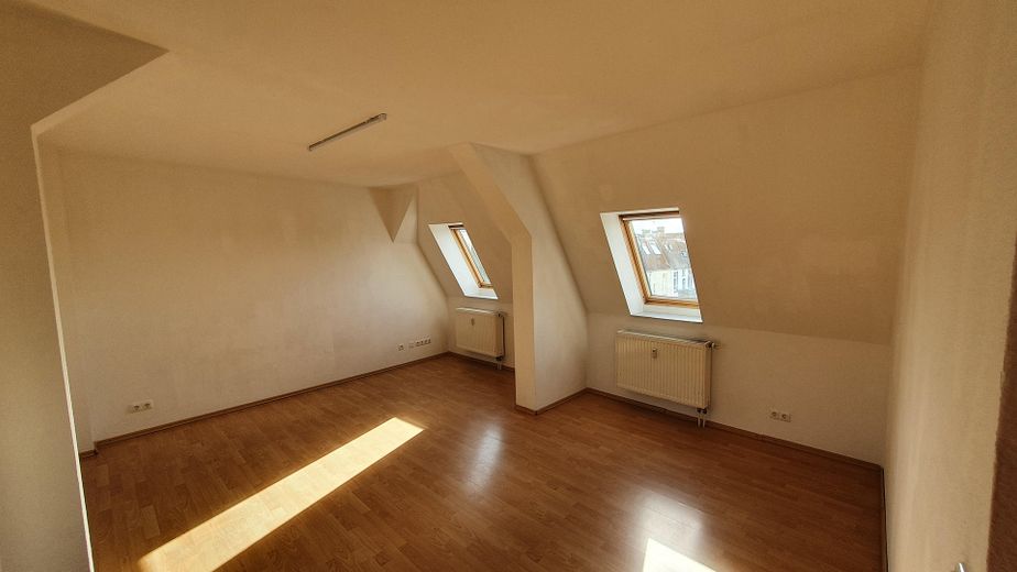 Kapitalanlage mit 7 Wohneinheiten – DG