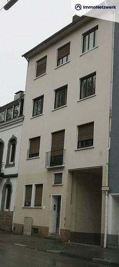 Zentral gelegene 2-Zimmerwohnung in SB Am Ludwigsberg – SB-46-Hausansicht