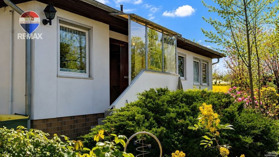 Einfamilienhaus in Berlin-Lichtenrade mit Vollkeller, Garage, 5 Zimmer| 596 m² Grundstück |Kamin &amp; Garten! – Titelbild