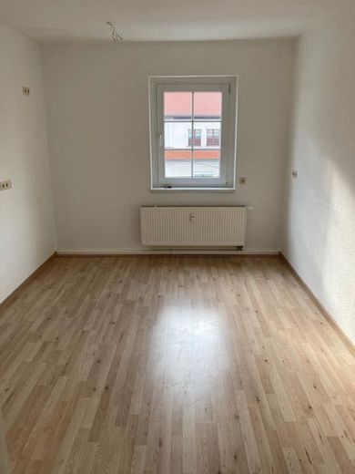 Gemütliche 2-Zimmer mit Laminat und Wannenbad in ruhiger Lage! – IMG_0380