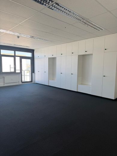 270 m² Bürofläche | Stuttgart-Vaihingen | flexibel nutzbar | sofort frei | provisionsfrei – Großraumbüro mit Fenster