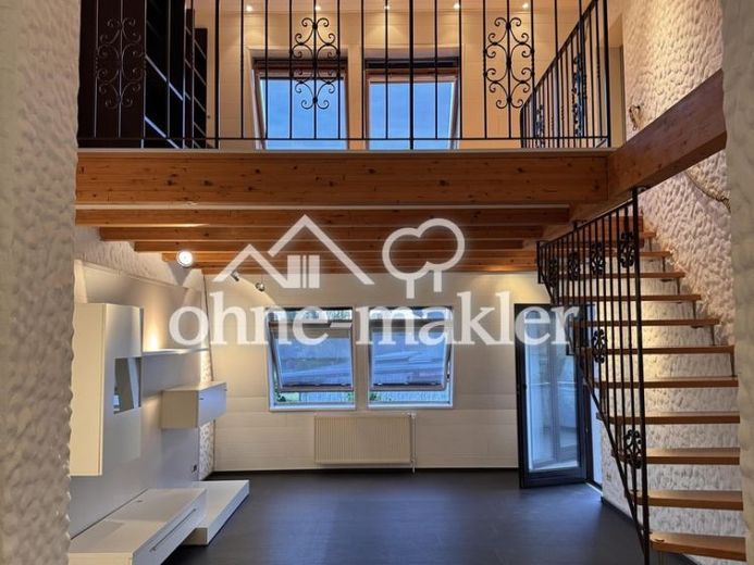 Stilvolle Maisonettewohnung mit Balkon und Stellplatz in Nidderau-Heldenbergen – Foto 1