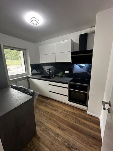 Besser als Neubau! 1 Zimmer Traumwohnung mit Balkon in Alfeld. 0% Provision, 100% Sicherheit. – Küche