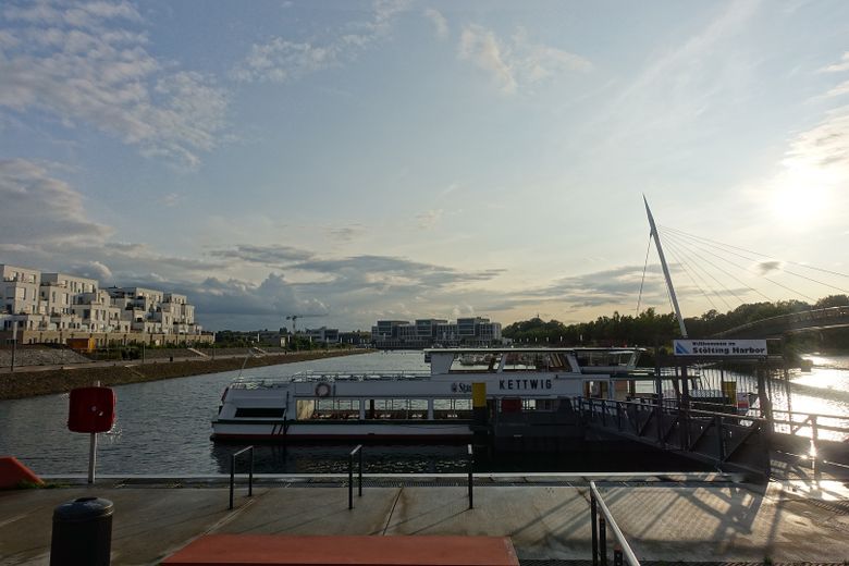 Wohnung im Bau, stadtnah im Hafenquartier Graf Bismark mit Balkon am Yachthafen/Kanal für 2 Personen – Ambiente Wohnumfeld