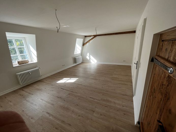 Schöne, sanierte DG Wohnung (95m²) in zentraler Kurparklage – Foto 1