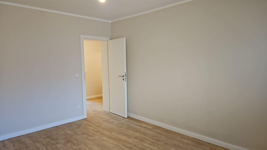 Erstvermietung nach Sanierung | Helle 2-Zimmer Wohnung mit Balkon und Einbauküche – Schlafzimmer