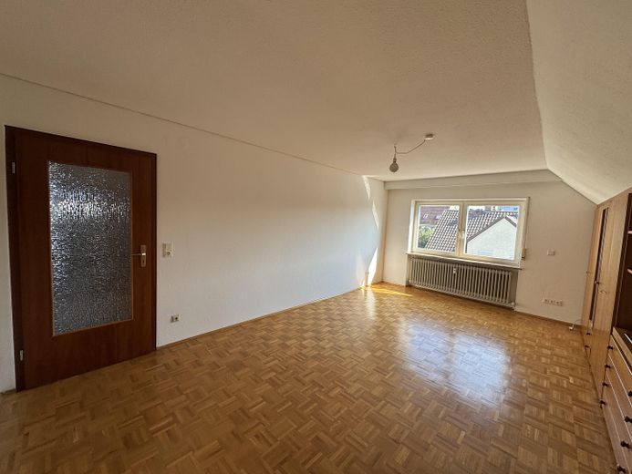 Helle, geräumige und frisch sanierte 2,5 Zimmer-Dachgeschosswohnung – Foto 10