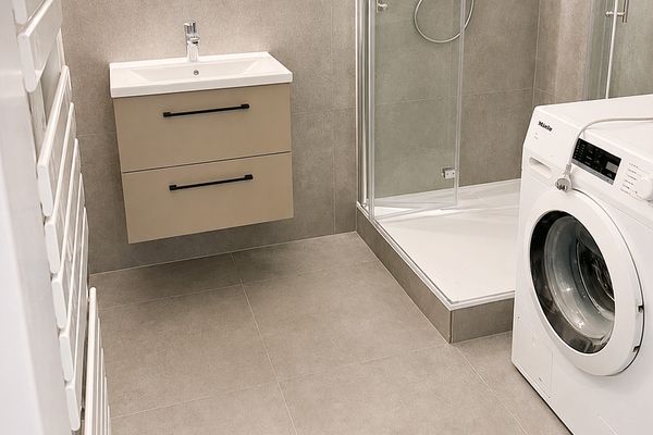 Pierwsze zasiedlenie po remoncie – mieszkanie 2-pokojowe z balkonem bezpośrednio przy DIAKO