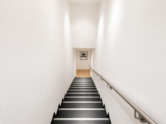 Urban Workspace in Ehrenfeld - moderne Kreativflächen mit Showroom-Charakter – Abgang UG