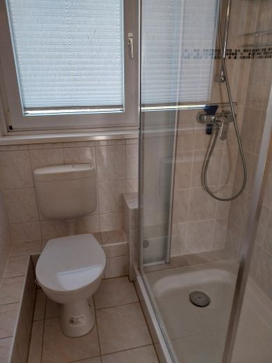 Apartamento de 3 habitaciones en Bln. Biesdorf – Duschbad