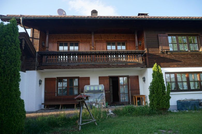 Ansicht Terrasse und Balkon