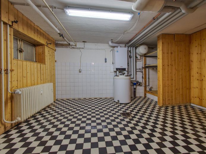 Provisionsfrei - Doppelhaushälfte mit traumhaftem Garten in absolut ruhiger Lage in Großhadern – Keller, Waschküche