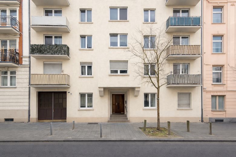 Modernisierte 2-Zimmer Wohnung mit Balkon im begehrten Rheingauviertel Wiesbaden – Hausansicht