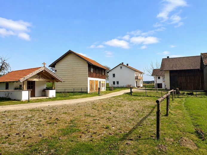 Pequeña finca/granja en ubicación absolutamente aislada al borde del bosque – Foto 4