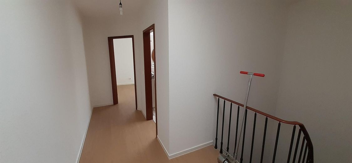 Mediterranes Reihenhaus in Gerlinger Ausichtlage – Flur OG