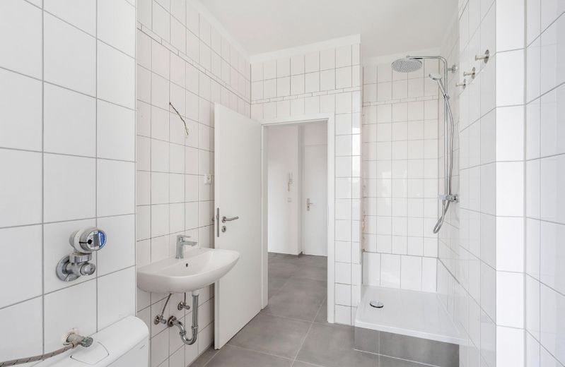 Charmante 3 Zimmer in Düsseldorf – Badezimmer