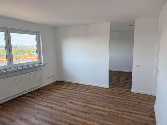 Erstbezug nach Renovierung – Moderne 3-Zimmer-Wohnung mit Balkon und traumhaftem Ausblick Saarlouis – Foto 2