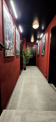 „Nowo wyremontowany bar-lounge w Ludwigsburgu – elastyczne wykorzystanie – poszukiwany nowy najemca” – Toilettenflur