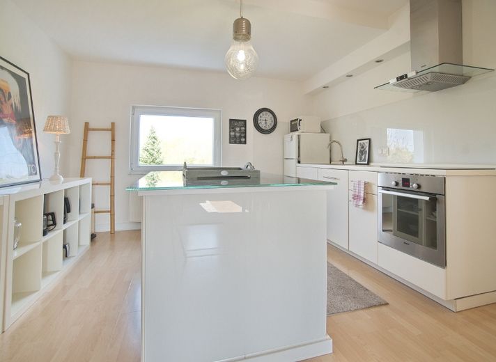Sehr schöne Maisonettewohnung mit Traum-Ausblick und guter Ausstattung, PKW-Stellplatz direkt am Haus – 1f4074d17c9852ec1e841d4f92f958d82077e83b.jpg