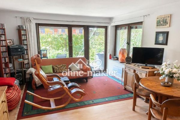 Geräumige 3 Zimmer Wohnung mit eigenem Garten und Garage