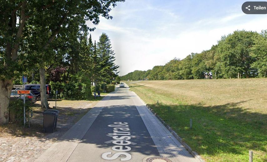 ZINGST Ostsee strandnahes FERIENHAUS: Miteigentums-ANTEIL schon ab 140.000.- – Seestraße Blickrichtung WESTEN
