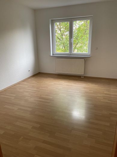 Helle 3 ZKB-Wohnung mit Balkon und Abstellraum in Bensheim – Schlafzimmer