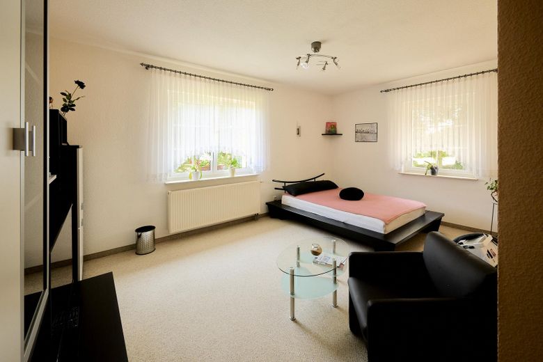 Großzügiges Einfamilienhaus auf traumhaft schönem Grundstück – Zimmer 2