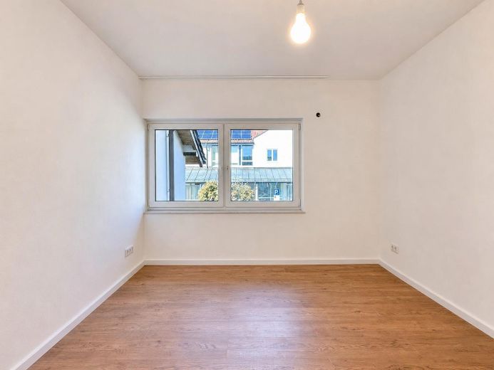 Sonnige 5-Zimmer-Wohnung mit XXL-Terrasse an der Stadtgrenze Landshut – Schlafzimmer 2