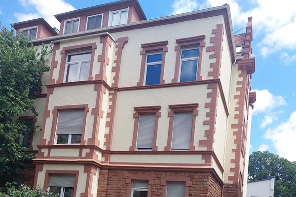 Citynahe Altbauwohnung mit Balkon