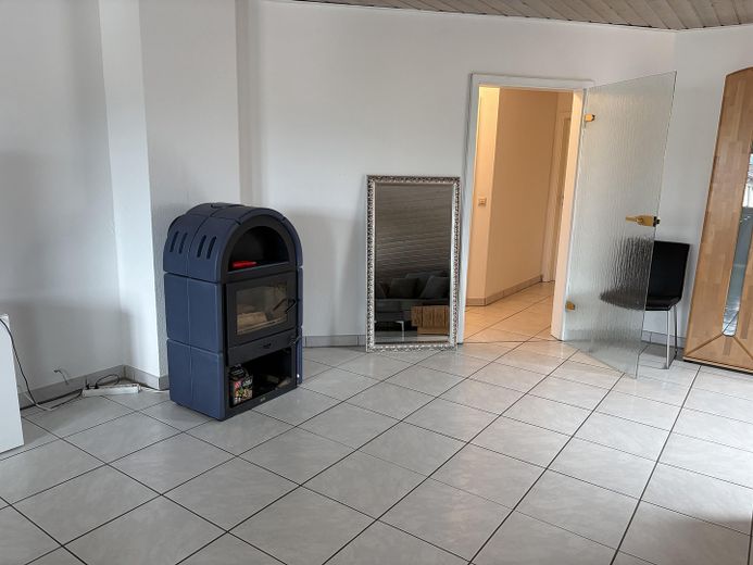 3,5-kamerappartement op de bovenverdieping met fantastisch uitzicht – Kamin