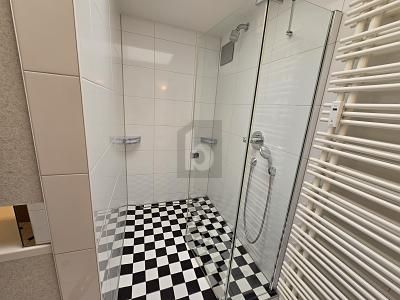 PENTHOUSE SUCHT KAPITALANLEGER – 1782450313_912ddf.jpg