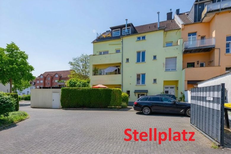 Top wohlfühl DG ETW Wohnung mit Stellplatz nahe der Fußgängerzone Dortmund-Hombruch – Hofansicht mit Stellplatz