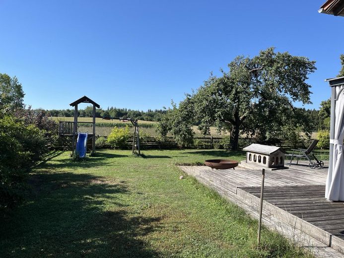 Chiemsee yakınlarında köy konumunda modern ahşap ev – Garten