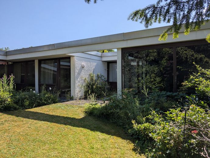 Kinderzimmer und Schwimmbad