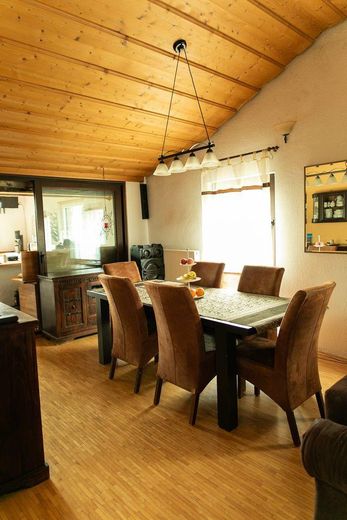 Landhaus Generationenhof mit bis zu 10 ha Land und Bachlauf – Esszimmer