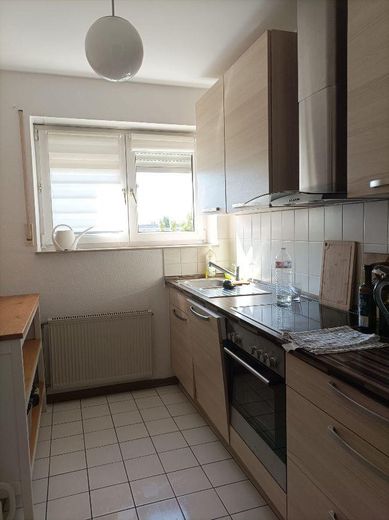 No commission from private seller: vacant 3-room apartment with balcony, cellar, underground garage in Dietzenbach-Mitte! – Küche