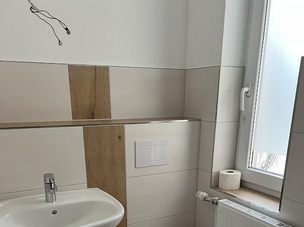 3-Raumwohnung mit PKW-Stellplatz, Küche und Keller – Foto 9